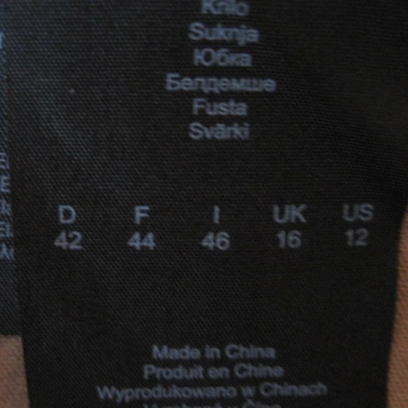 COMMA Pencil Skirt in Faux Suede - Picture 8 of 9